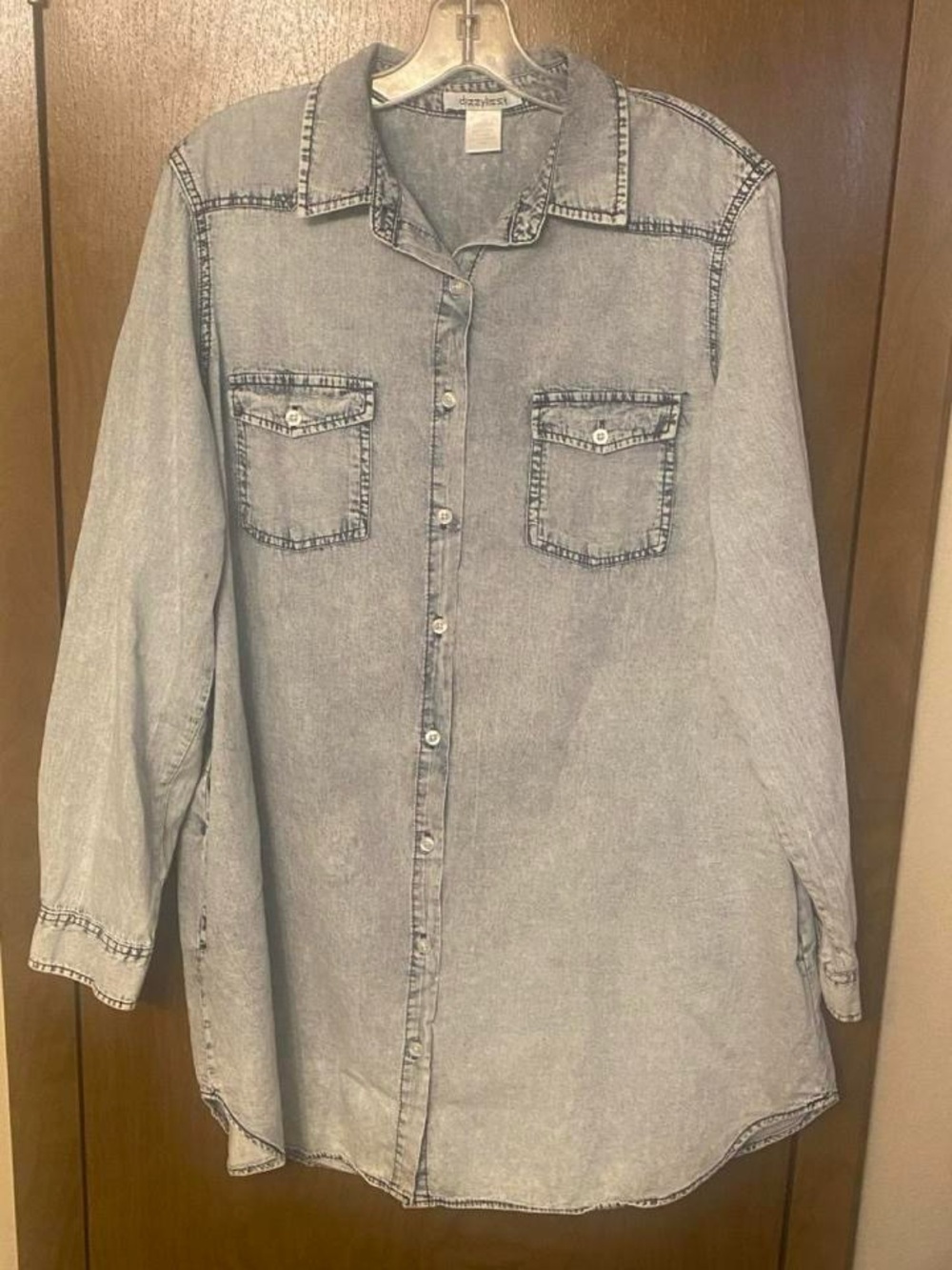 Men's Light Gray Denim Button-Down Shirt - Casual Long Sleeve